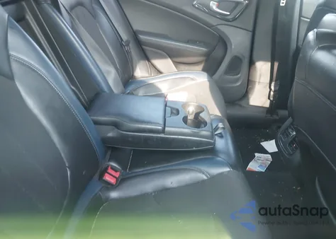 2015 Chrysler 200 S z USA, uszkodzony, nr VIN 1C3CCCDG0FN522950